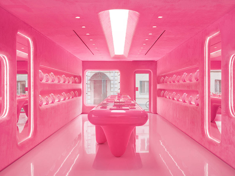 Кейс: как бренд Viva La Vika строил свою e-com-стратегию без маркетплейсов Кейс: как бренд Viva La Vika строил свою e-com-стратегию без маркетплейсов