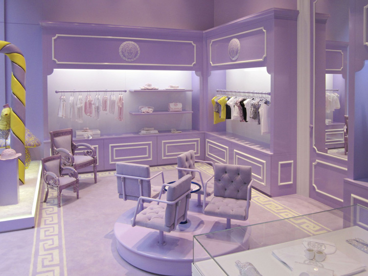 Young-Versace-1st-boutique-Milan.jpg