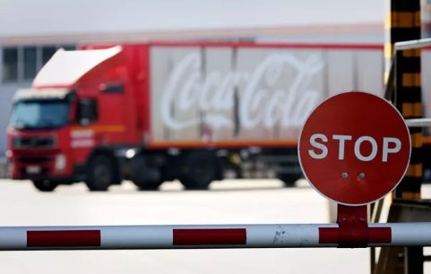 Более половины россиян старается найти в магазинах оригинальную Coca-Cola