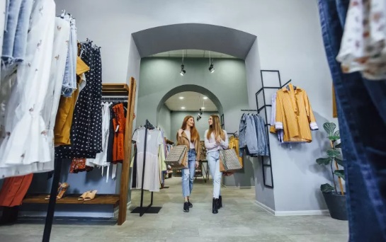 Fashion-ритейлеры сокращают открытие флагманских магазинов.jpg