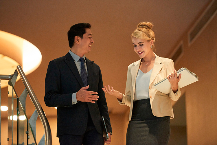 Деловой этикет в работе с китайскими партнерами: какие ошибки испортят отношения с коллегами из Поднебесной