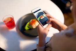 Solo-премиум, терапия выбором и вайб-математика: что глобальный отчет Yum! Brands говорит о будущем еды