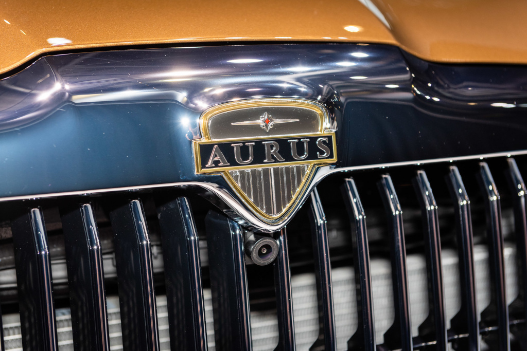 Автомобильный бренд Aurus планирует выпускать одежду и парфюм