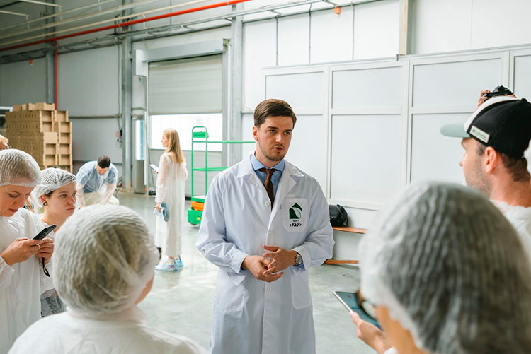 Партнерство «Пятёрочки» и ТК «Кедр» в производстве томатов: в чем выгода для обеих сторон