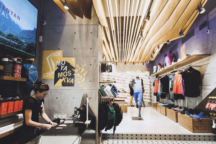 Stride-Running-Store-Branding-by-Rosie-Lee-Moscow-Russia-14.jpg