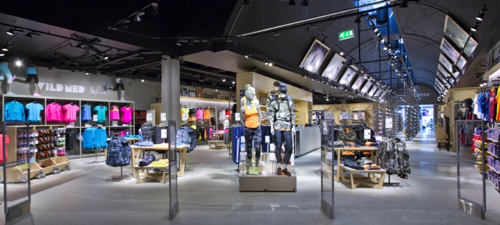 Sportmaster-flagship-store-by-Riis-Retail-Kolding-Denmark-01.jpg
