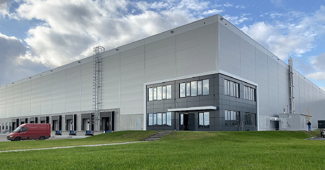 https://new-retail.ru/novosti/retail/fix_price_otkryl_novyy_raspredelitelnyy_tsentr_v_domodedove/?sphrase_id=618678
