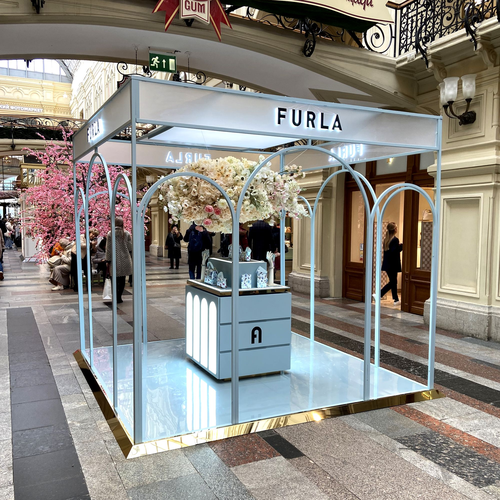 Как опыт работы с люксовыми брендами и знание особенностей торговой точки помогают при проектировании POP UP