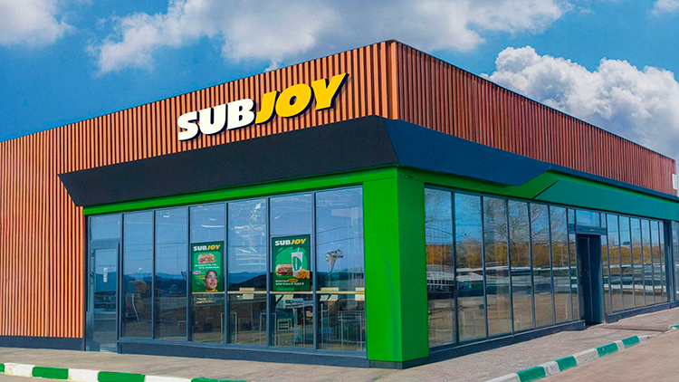 Ребрендинги 2025 года: удачные и сомнительные обновления Ребрендинги 2025 года: удачные и сомнительные обновления