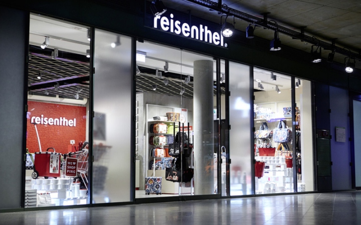 Reisenthel-concept-store-by-Zeichen-Wunder-Berlin-Germany-06.jpg