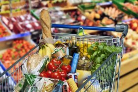 Региональные ритейлеры добровольно ограничат наценки на часть продуктов