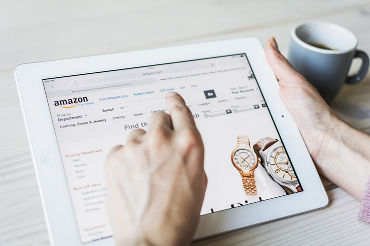 Почему Amazon, Birchbox и The Outnet запускают свои собственные лейблы Почему Amazon, Birchbox и The Outnet запускают свои собственные лейблы