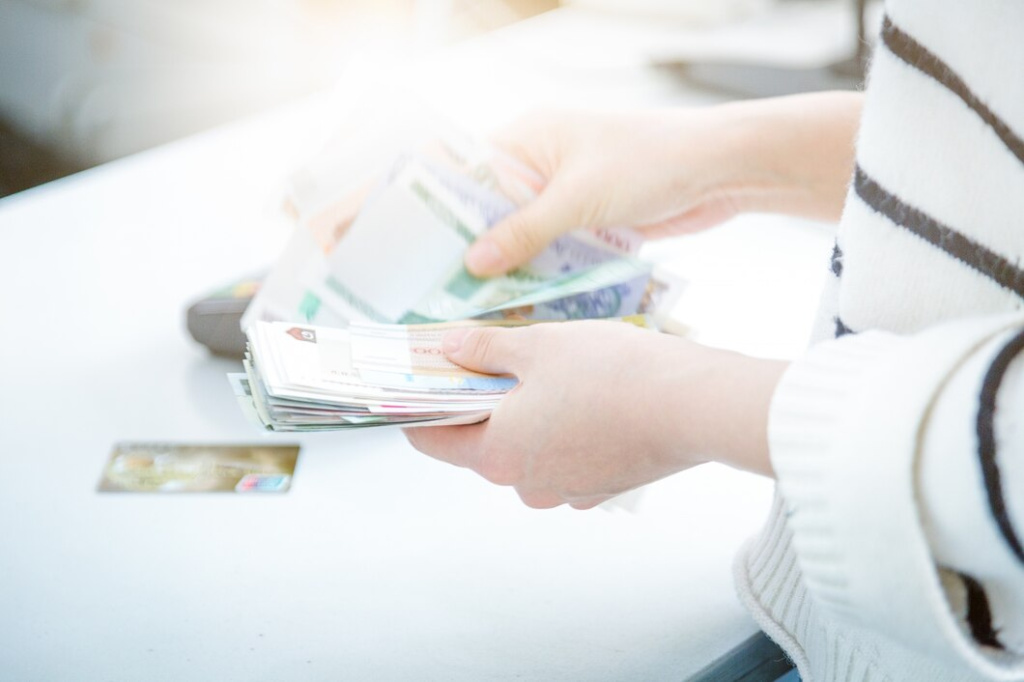 Число выданных потребкредитов в июле выросло на 13%