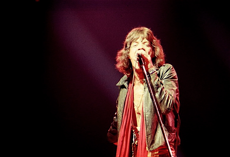 Mick_Jagger_in_red.jpg