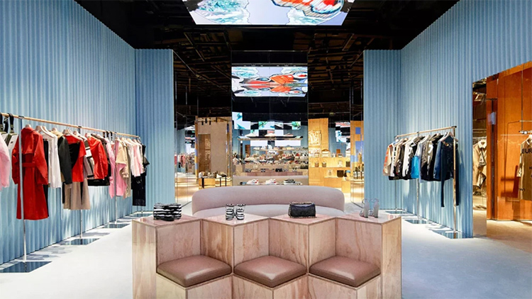Experiential **retail: Шопинг как Диснейленд для взрослых Experiential **retail: Шопинг как Диснейленд для взрослых