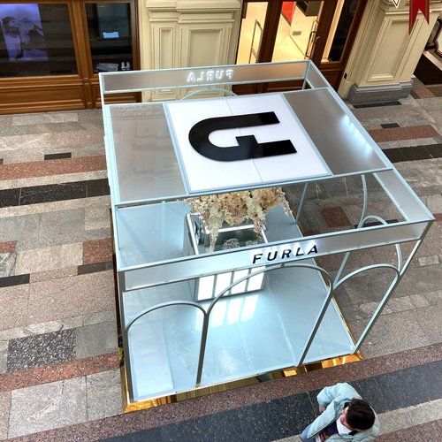 Как опыт работы с люксовыми брендами и знание особенностей торговой точки помогают при проектировании POP UP