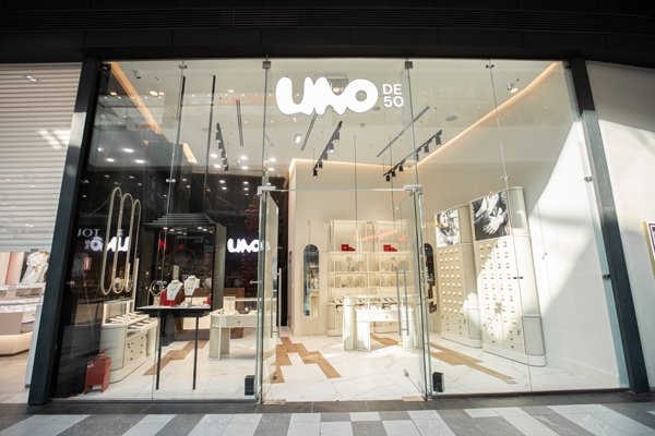 Inventive Retail Group открыла новый бутик UNOde50 (ФОТО)