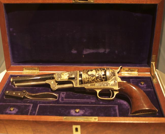 36470_WLA_metmuseum_Sultan_of_Turkey_Colt_Dragoon_revolver-copy.jpg