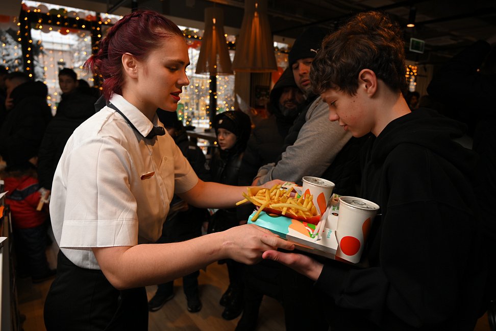 «Вкусно – и точка» открыла первое предприятие в Северной Осетии (ФОТО) - №8