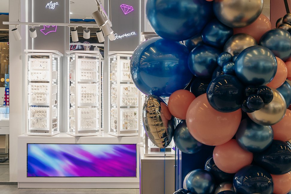 SOKOLOV запустил новый формат магазина с открытой выкладкой серебра (ФОТО) - №3