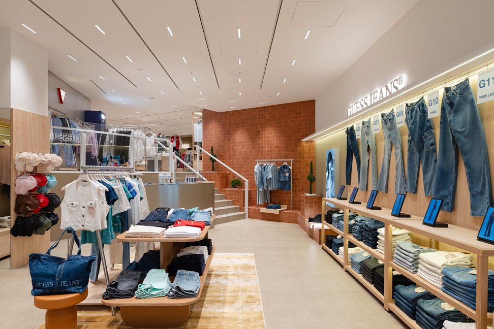 GUESS JEANS открыл первый флагман в России - №3